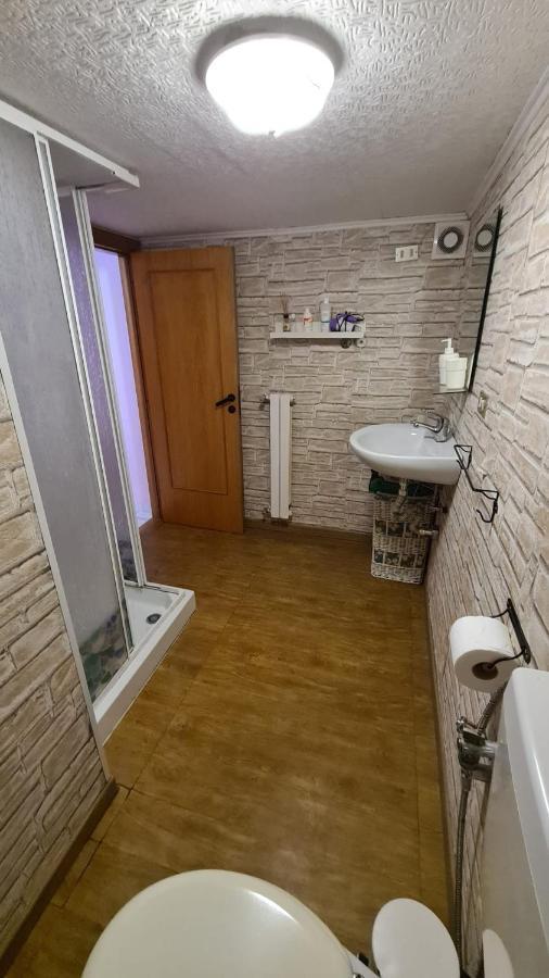 לינה וארוחת בוקר נאפולי Casa Adelaide מראה חיצוני תמונה