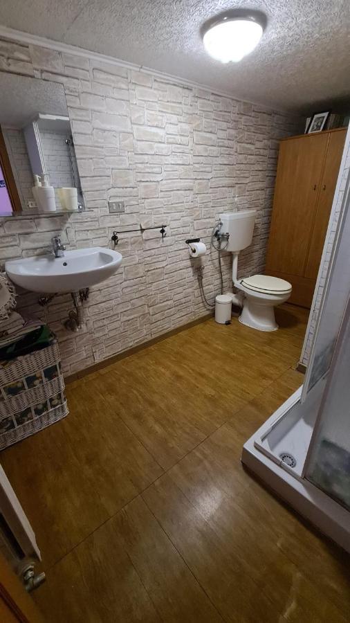לינה וארוחת בוקר נאפולי Casa Adelaide מראה חיצוני תמונה