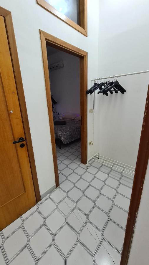 לינה וארוחת בוקר נאפולי Casa Adelaide מראה חיצוני תמונה