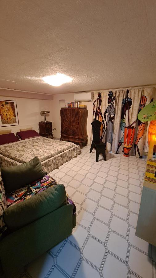 לינה וארוחת בוקר נאפולי Casa Adelaide מראה חיצוני תמונה