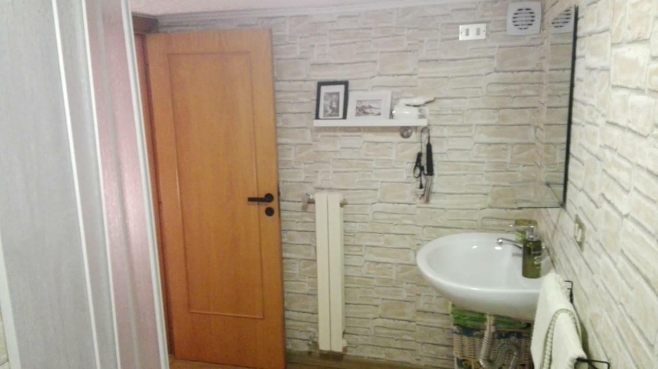 לינה וארוחת בוקר נאפולי Casa Adelaide מראה חיצוני תמונה