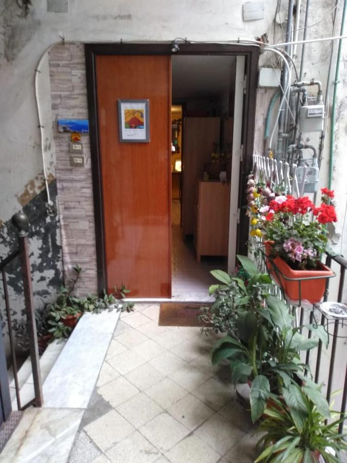 לינה וארוחת בוקר נאפולי Casa Adelaide מראה חיצוני תמונה